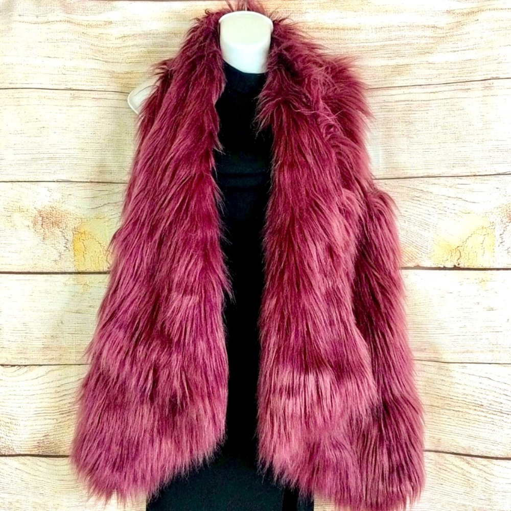 Romeo & Juliet couture plum open vest faux fur